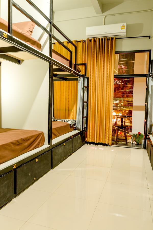 Iris Hostel Csiangmaj Kültér fotó
